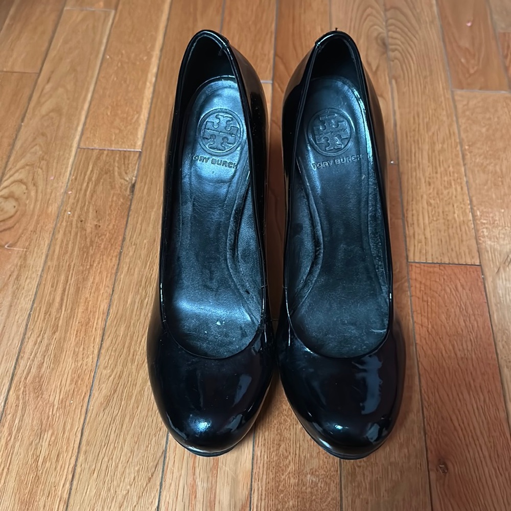 Black Tory Burch heels